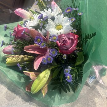 Larese Floral Design - Bouquet $40 - Florists Near Me - Erie, Pennsylvania