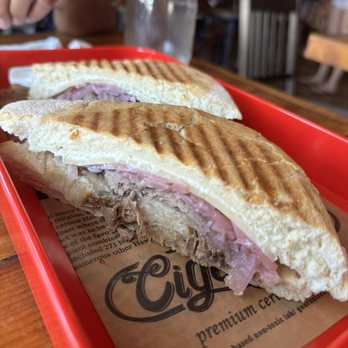 Farmhouse Cafe - The barnyard sandwich - Breakfast & Brunch Near Me - Honolulu, Hawaii Farmhouse Cafe - The barnyard sandwich - Breakfast & Brunch Near Me - Honolulu, Hawaii