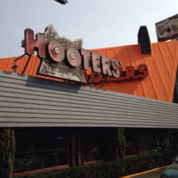 Hooters - Hooters para una tarde de fútbol