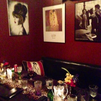 Maxine's On Shine - Back room set up for a party of six. - New American Near Me - Orlando, Florida Maxine's On Shine - Back room set up for a party of six. - New American Near Me - Orlando, Florida