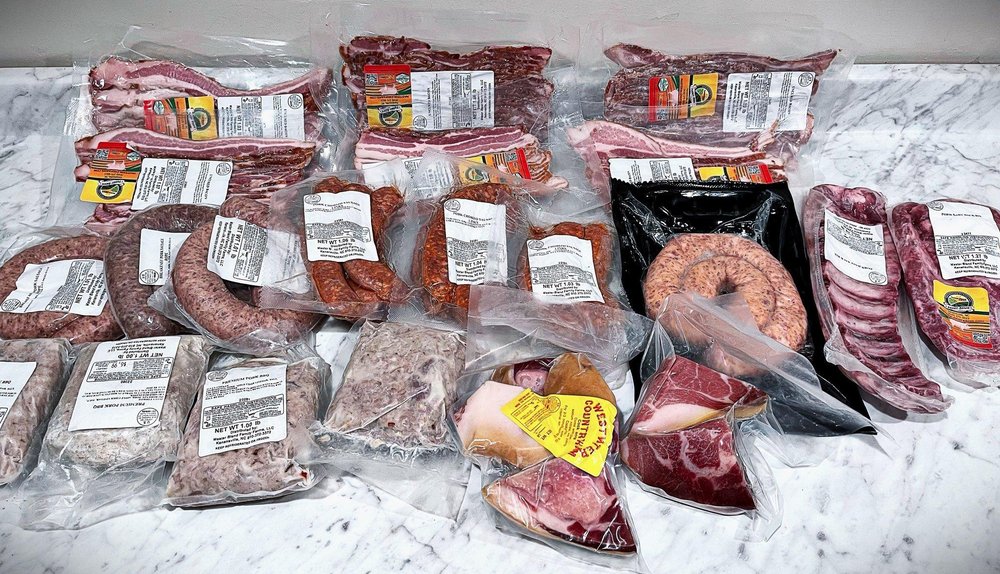 Master Blend Family Farms Logo