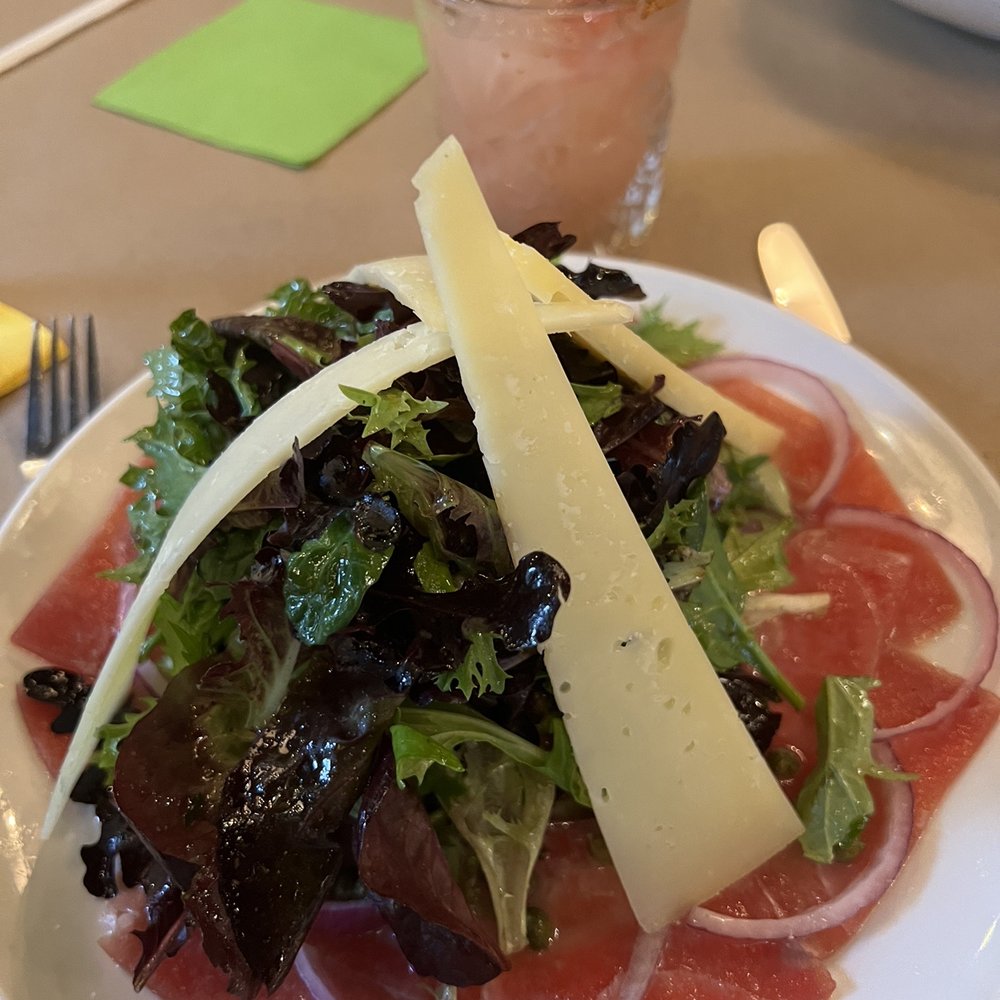 Tuna carpaccio & smoked guava cocktail