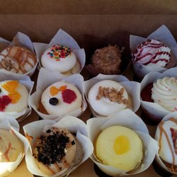 Scratch Cupcakery - A dozen of cupcakes