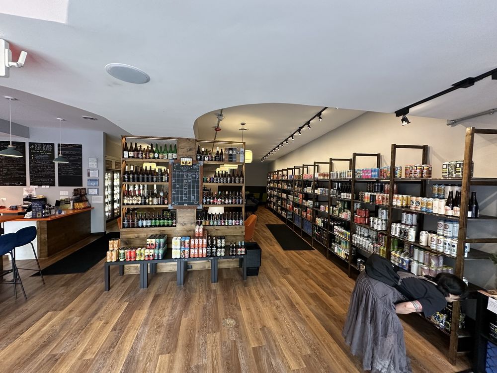 Social spots from Beer on the Wall - Elmhurst