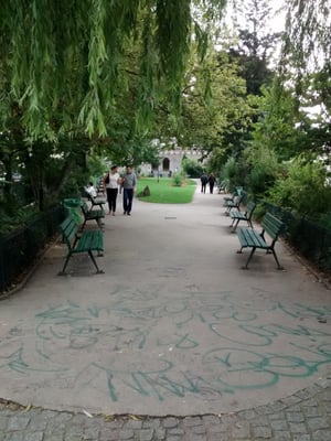 Square du Vert-Galant by null