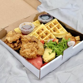 O’SOMAE - Chicken and waffle brunch box - Breakfast & Brunch Near Me - Toronto, Ontario O’SOMAE - Chicken and waffle brunch box - Breakfast & Brunch Near Me - Toronto, Ontario