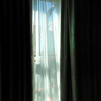 Hampton Inn & Suites Roanoke-Downtown - No peeking now, maintenance man - Hotels Near Me - Roanoke, Virginia Hampton Inn & Suites Roanoke-Downtown - No peeking now, maintenance man - Hotels Near Me - Roanoke, Virginia