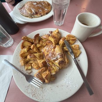 Kelly's Diner - French Toast - Diners Near Me - Somerville, Massachusetts Kelly's Diner - French Toast - Diners Near Me - Somerville, Massachusetts