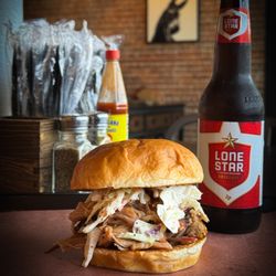 Smokesmith BBQ - Pull Pork with slaw