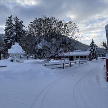 Beaver Valley Lodge - Main road into BVL - Resorts Near Me - Leavenworth, Washington