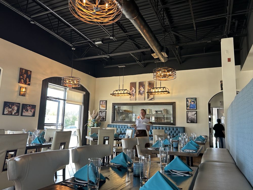 Mo and Hari's Neighborhood Bistro