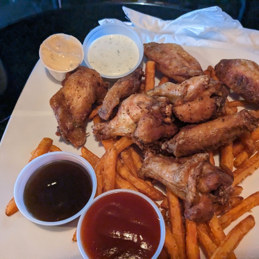 Jake's On Main - Fried chicken and sweet potato fries - Pubs Near Me - Unionville, Ontario