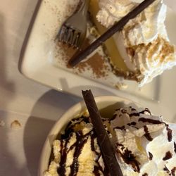 Grill On the Green - Key lime pie and kids ice cream
