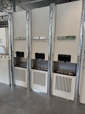 Mimi's Frozen Yogurt by null