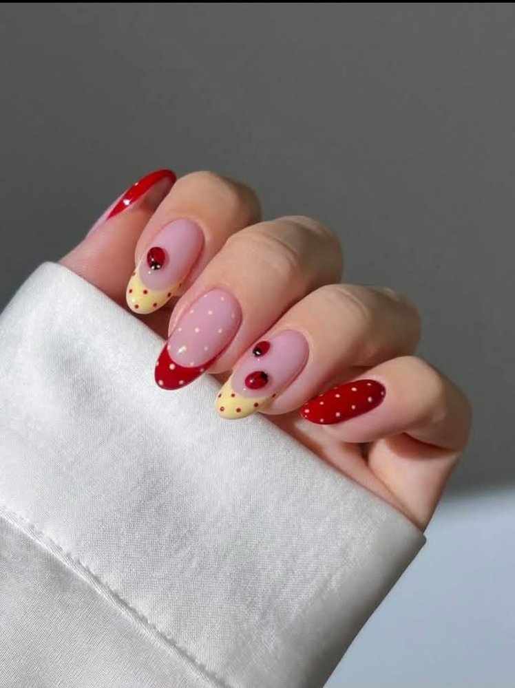 Serenity Nails Logo