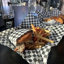 Ghostpepper burger, Watchstander stout and fish and chips
