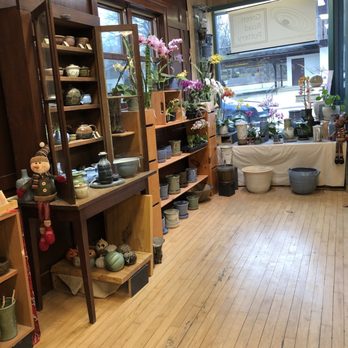 Yahara Chocolate - Pottery - Chocolatiers & Shops Near Me - Stoughton, Wisconsin