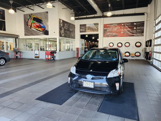 Toyota World of Newton Service