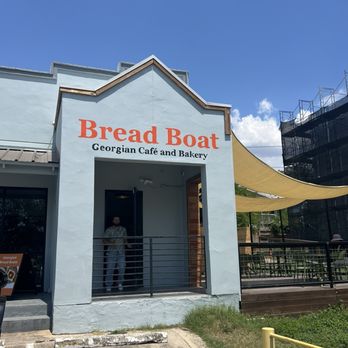 Bread Boat - Restaurant curbside view - Desserts Near Me - Austin, Texas