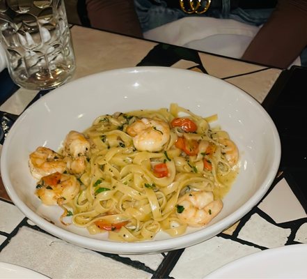 Pino's by null