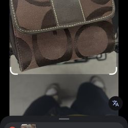 Goodwill Hawaii - Fake "Coach" wallet