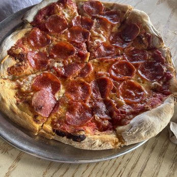 Maui Brewing Company - Pepperoni pizza. - Breweries Near Me - Kihei, Hawaii Maui Brewing Company - Pepperoni pizza. - Breweries Near Me - Kihei, Hawaii