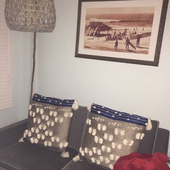 Beach Shack - Couch - Hotels Near Me - Cape May, New Jersey