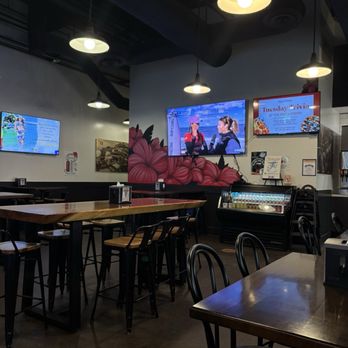 The Pizza Press - Interior - Pizza Near Me - Pearl City, Hawaii