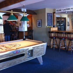 Saturna Pub - Inside