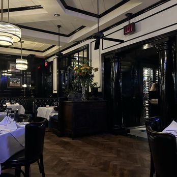 Superior's Steakhouse - Entry into one of the dining areas. - Steakhouses Near Me - Shreveport, Louisiana Superior's Steakhouse - Entry into one of the dining areas. - Steakhouses Near Me - Shreveport, Louisiana
