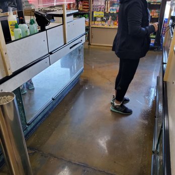 People Supermarket - 2 registers opened. Not even 6 feet apart. - Grocery Near Me - Sacramento, California People Supermarket - 2 registers opened. Not even 6 feet apart. - Grocery Near Me - Sacramento, California