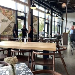 Fore Score A Golf Tavern - Dining area