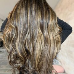Hair by Nora - Teasy lights/balayage