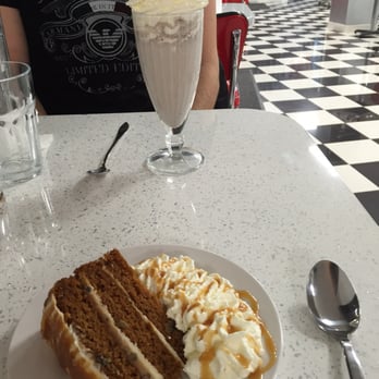 Marshall's Diner - Milkshake et carrot cake - American Near Me - Toulouse, 31