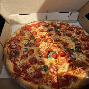 Fratelli Pizza - Hot honey pepperoni pie - Pizza Near Me - Virginia Beach, Virginia