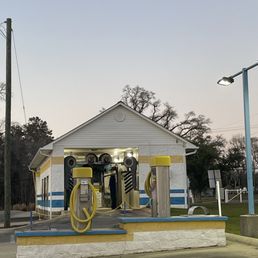 Exterior photo of Magic Spray Car Wash - Lucedale, Mississippi Exterior photo of Magic Spray Car Wash - Lucedale, Mississippi