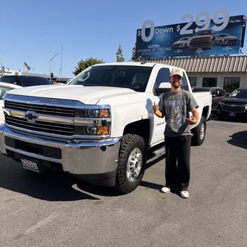 1. Auto Plaza