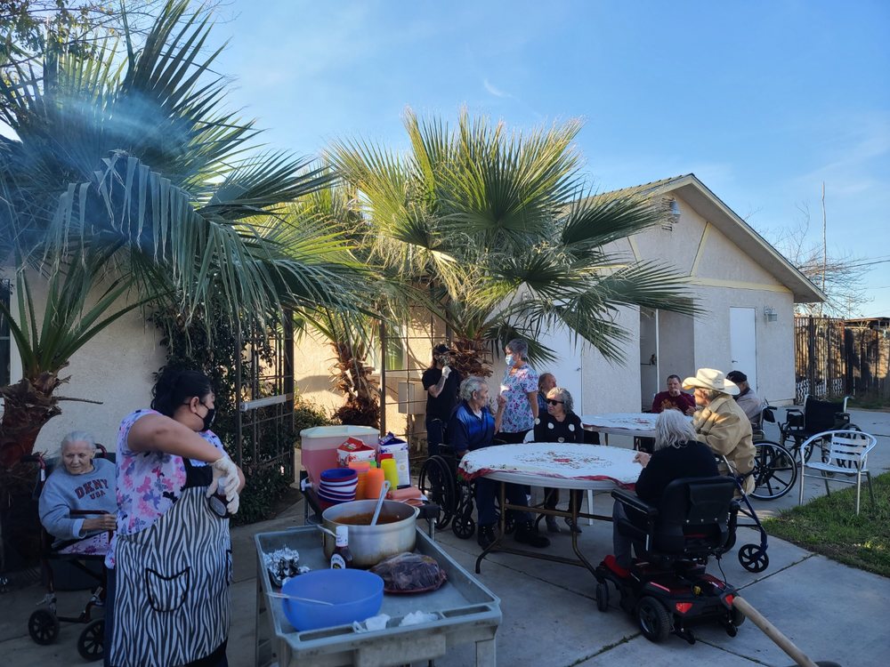 REDWOOD SENIOR LIVING BAKERSFIELD Updated August 2024 24 Photos