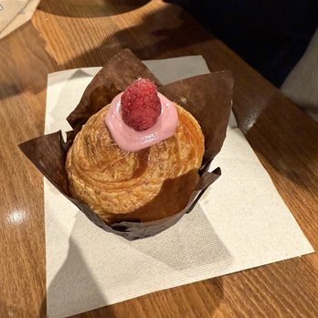 Mi Sant - Raspberry cheese cruffin - so good! - Bakeries Near Me - Roseville, Minnesota