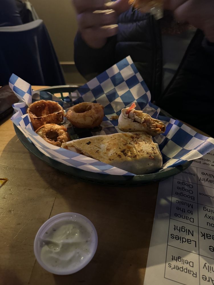 Shot Makers Sports Bar & Grill