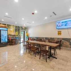 Roman Holiday Sauna - Restaurant