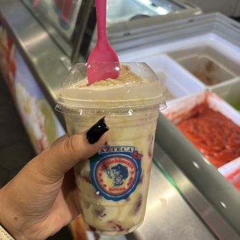 La Michoacana - Fresas con crema with a scoop of ferrero ice cream - Juice Bars & Smoothies Near Me - Grover Beach, California La Michoacana - Fresas con crema with a scoop of ferrero ice cream - Juice Bars & Smoothies Near Me - Grover Beach, California