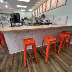 Tropical Smoothie Cafe - Bar seats