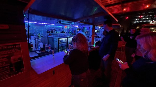 Luckys Indoor Outdoor by null
