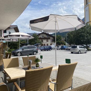 dom cafe - Cafes Near Me - Ebbs, 7