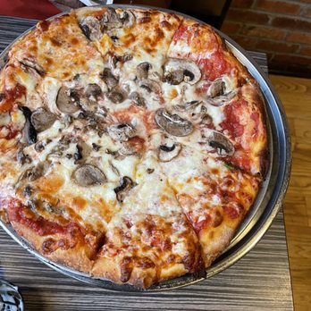 J Roo's Restaurant - Pizza Near Me - North Haven, Connecticut J Roo's Restaurant - Pizza Near Me - North Haven, Connecticut
