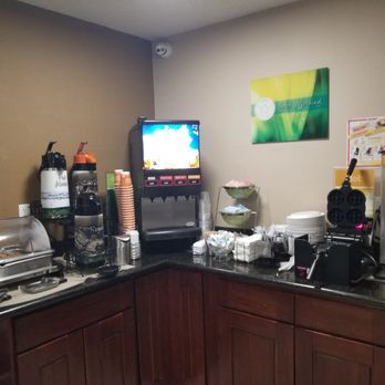 Quality Inn - Waffles, juice, coffee - Hotels Near Me - Ontario, Oregon
