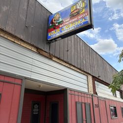 The Gathering Spot - Restaurant entrance