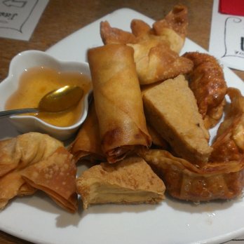 Djan's Thai Restaurant - Appetizer Sampler with four different fried items: eggrolls, tofu, gyoza, cream cheese wonton - Thai Near Me - Seattle, Washington