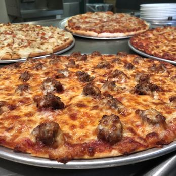 Broadway Bar & Pizza - Pizza Near Me - Hastings, Minnesota Broadway Bar & Pizza - Pizza Near Me - Hastings, Minnesota